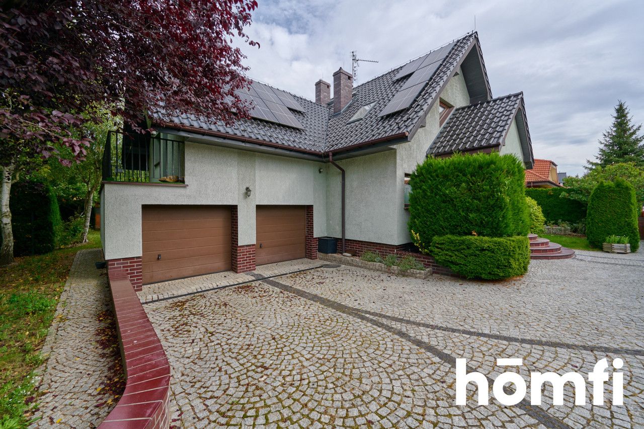 Smolec – well-maintained 170 m² detached house with solar panels, beautiful garden, 32.5 m² garage, ready to move-in with no additional costs - Дім - Продаж - Wrocławski, Kąty Wrocławskie / Smolec