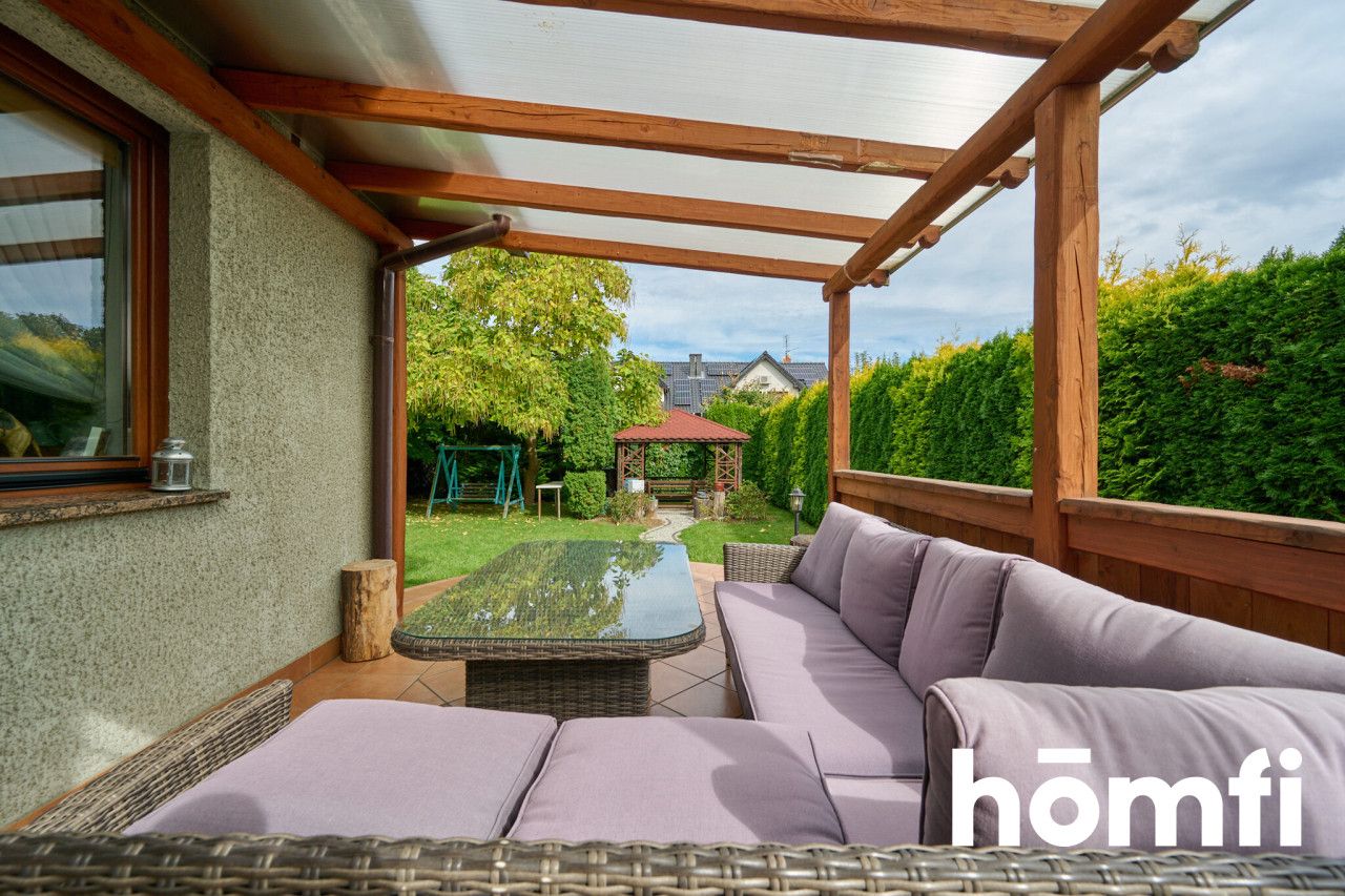 Smolec – well-maintained 170 m² detached house with solar panels, beautiful garden, 32.5 m² garage, ready to move-in with no additional costs - Дім - Продаж - Wrocławski, Kąty Wrocławskie / Smolec