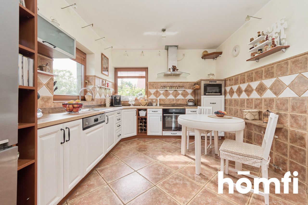 Smolec – well-maintained 170 m² detached house with solar panels, beautiful garden, 32.5 m² garage, ready to move-in with no additional costs - Дім - Продаж - Wrocławski, Kąty Wrocławskie / Smolec