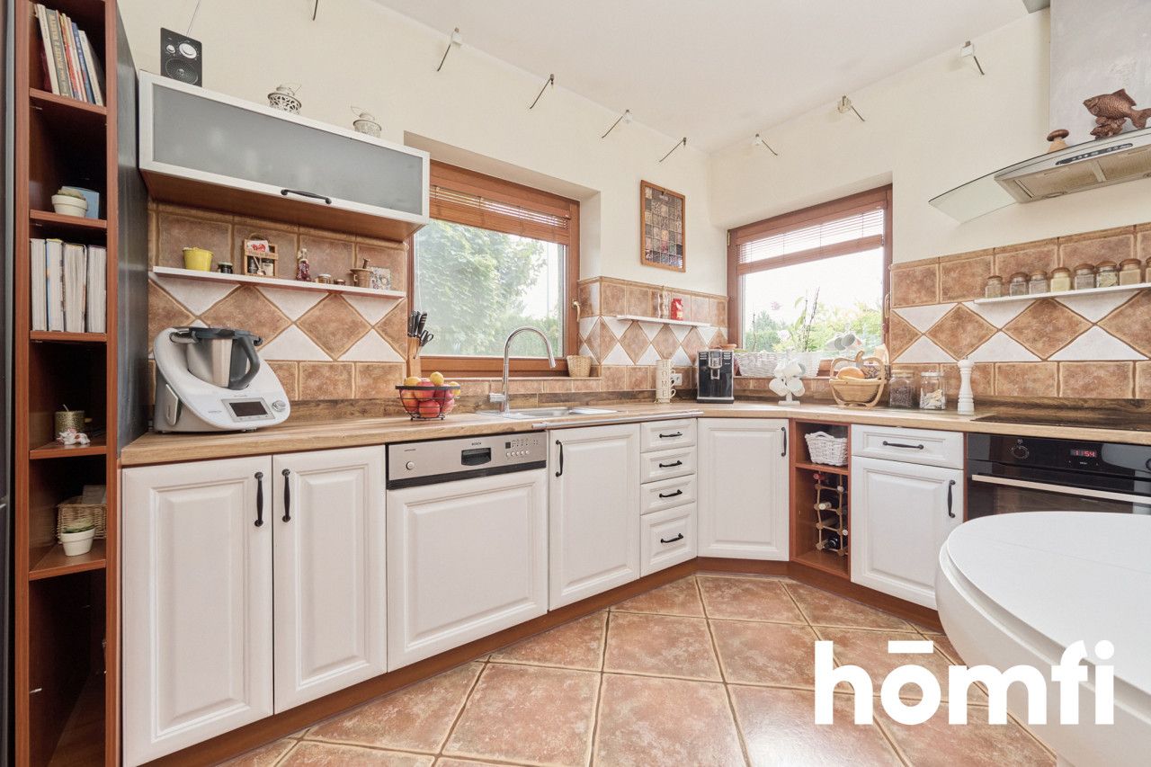 Smolec – well-maintained 170 m² detached house with solar panels, beautiful garden, 32.5 m² garage, ready to move-in with no additional costs - Дім - Продаж - Wrocławski, Kąty Wrocławskie / Smolec