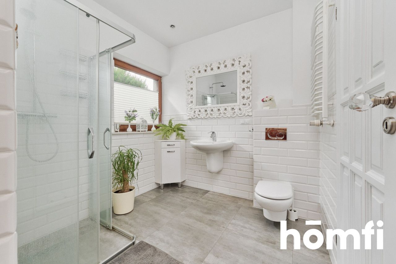 Smolec – well-maintained 170 m² detached house with solar panels, beautiful garden, 32.5 m² garage, ready to move-in with no additional costs - Дім - Продаж - Wrocławski, Kąty Wrocławskie / Smolec