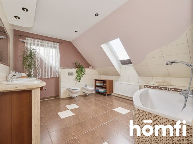 Smolec – zadbany dom wolnostojący 170 m² z fotowoltaiką i pięknym ogrodem + garaż 32,5 m², gotowy do zamieszkania bez nakładów - Dom - Sprzedaż - Wrocławski, Kąty Wrocławskie / Smolec