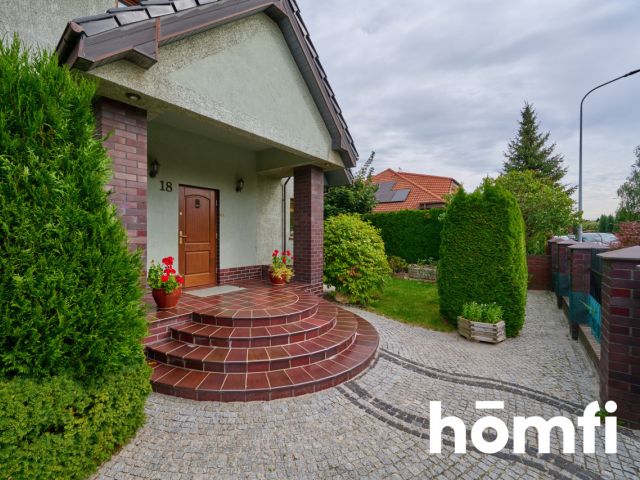 Smolec – zadbany dom wolnostojący 170 m² z fotowoltaiką i pięknym ogrodem + garaż 32,5 m², gotowy do zamieszkania bez nakładów - Dom - Sprzedaż - Wrocławski, Kąty Wrocławskie / Smolec