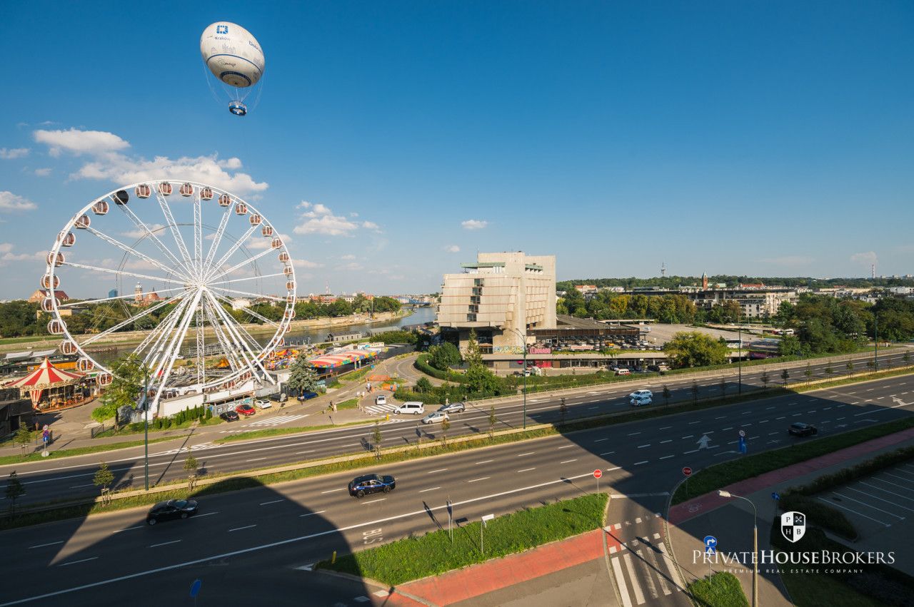 Finished to a high standard one-bedroom apartment with view over Vistula river and Forum Hotel |Barska street - Apartment - Rent - Kraków, Podgórze / Dębniki