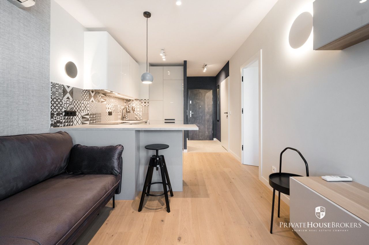 Finished to a high standard one-bedroom apartment with view over Vistula river and Forum Hotel |Barska street - Apartment - Rent - Kraków, Podgórze / Dębniki