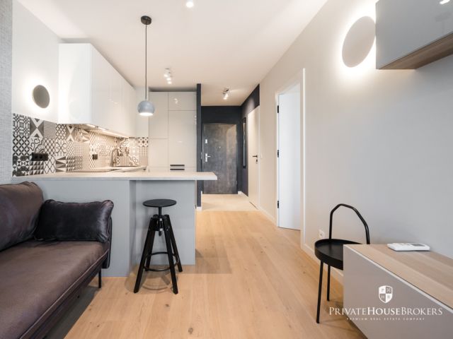 Finished to a high standard one-bedroom apartment with view over Vistula river and Forum Hotel |Barska street - Apartment - Rent - Kraków, Podgórze / Dębniki