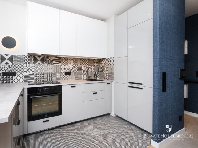 Finished to a high standard one-bedroom apartment with view over Vistula river and Forum Hotel |Barska street - Apartment - Rent - Kraków, Podgórze / Dębniki