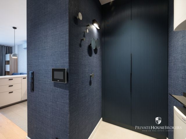 Finished to a high standard one-bedroom apartment with view over Vistula river and Forum Hotel |Barska street - Apartment - Rent - Kraków, Podgórze / Dębniki