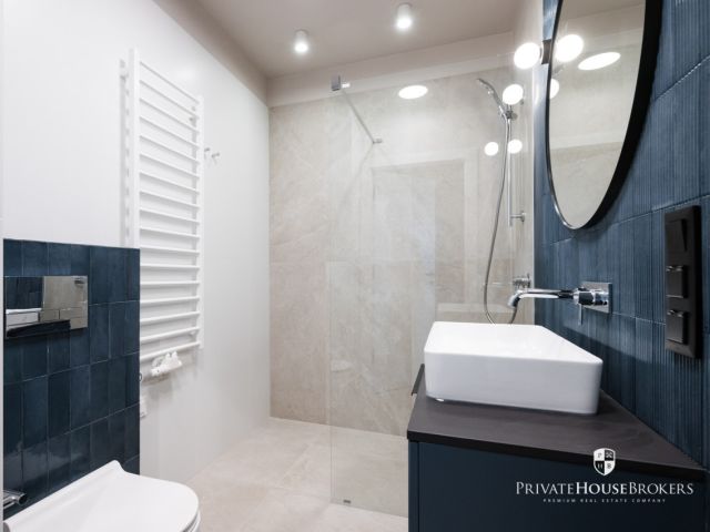 Finished to a high standard one-bedroom apartment with view over Vistula river and Forum Hotel |Barska street - Apartment - Rent - Kraków, Podgórze / Dębniki