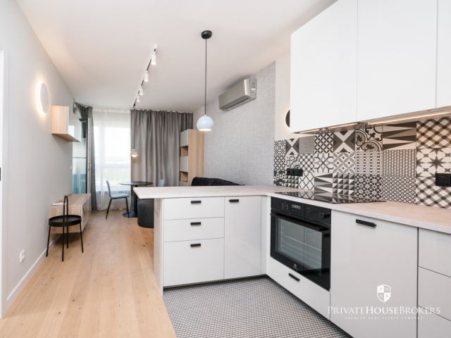 Finished to a high standard one-bedroom apartment with view over Vistula river and Forum Hotel |Barska street - Apartment - Rent - Kraków, Podgórze / Dębniki