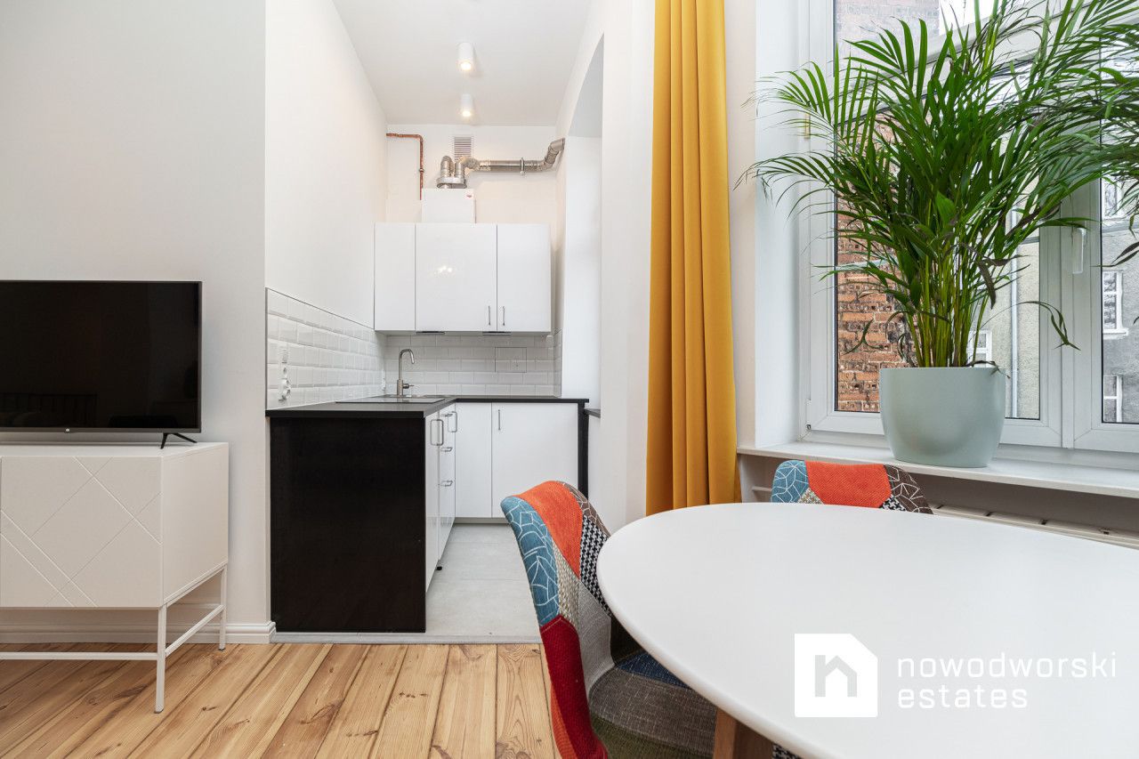 Osobna sypialnia / jasne / wysokie sufity / balkon / po remoncie - Mieszkanie - Sprzedaż - Wrocław, Śródmieście / Nadodrze