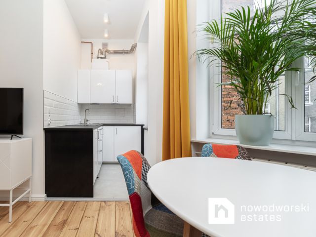 Osobna sypialnia / jasne / wysokie sufity / balkon / po remoncie - Mieszkanie - Sprzedaż - Wrocław, Śródmieście / Nadodrze