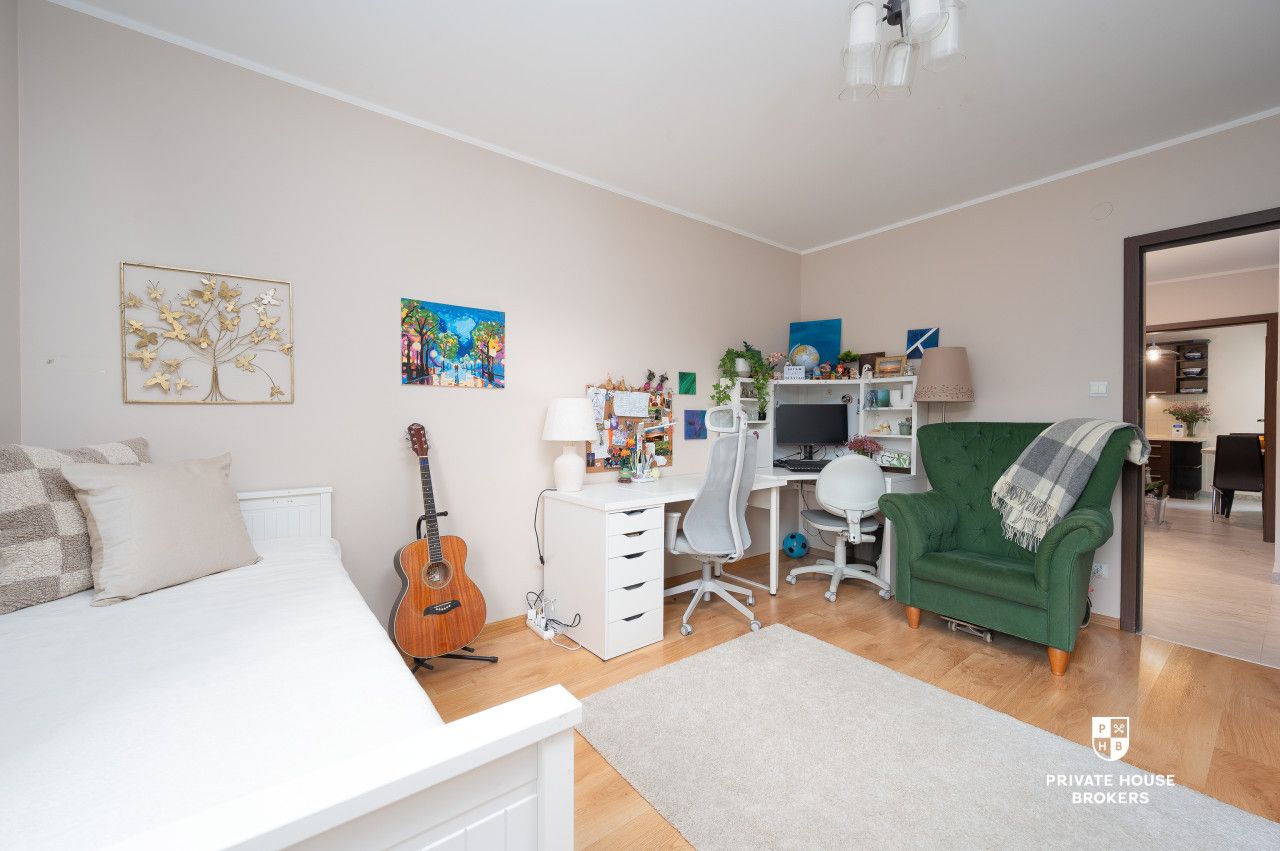 Attractive 3-Bedroom Apartment with Balcony | Separate Kitchen | Excellent Transport Links, Prądnik Czerwony district - Apartment - Sale - Kraków, Śródmieście / Prądnik Czerwony