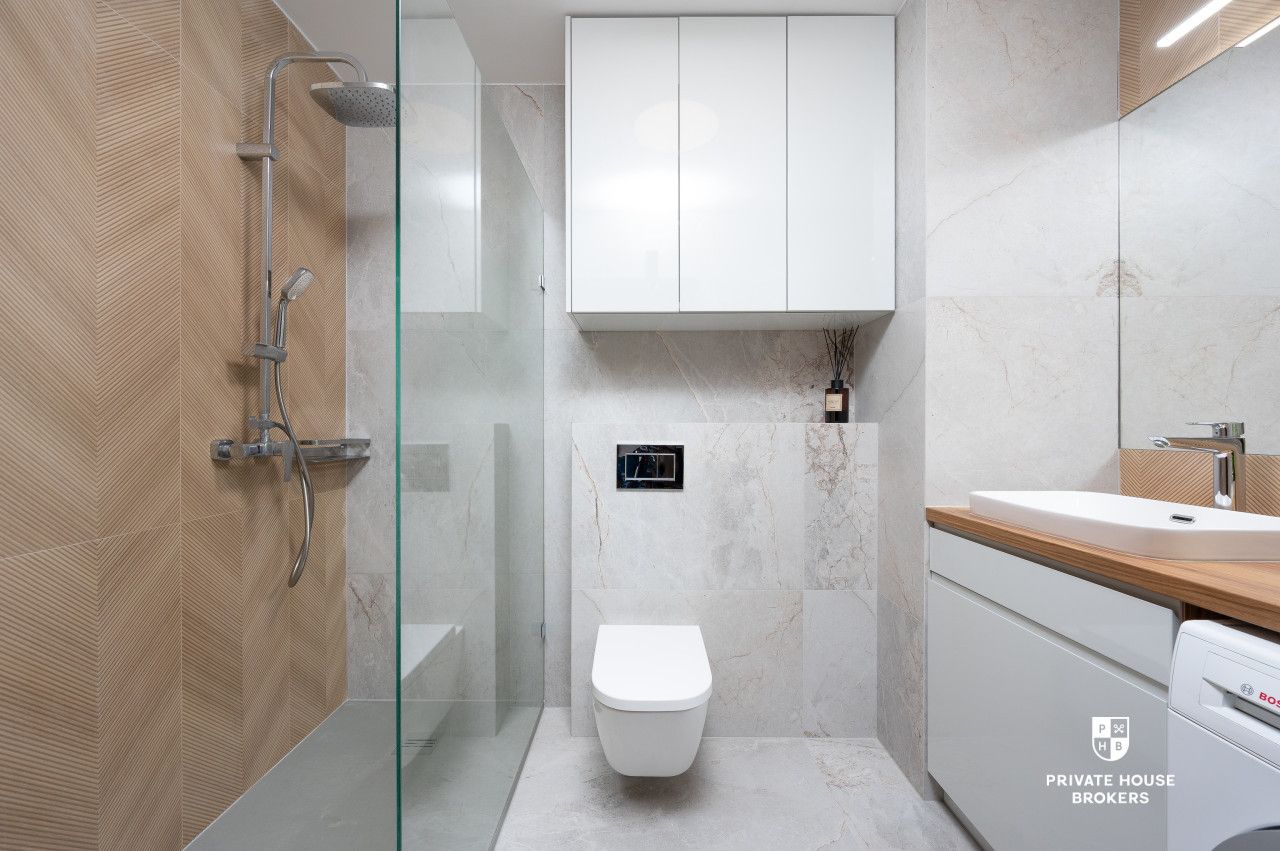 Attractive 3-Bedroom Apartment with Balcony | Separate Kitchen | Excellent Transport Links, Prądnik Czerwony district - Apartment - Sale - Kraków, Śródmieście / Prądnik Czerwony