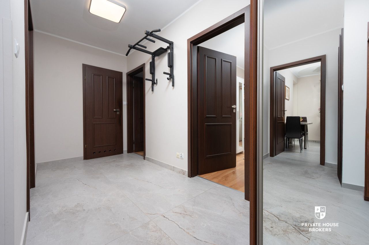 Attractive 3-Bedroom Apartment with Balcony | Separate Kitchen | Excellent Transport Links, Prądnik Czerwony district - Apartment - Sale - Kraków, Śródmieście / Prądnik Czerwony