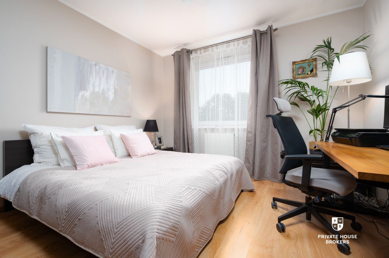 Attractive 3-Bedroom Apartment with Balcony | Separate Kitchen | Excellent Transport Links, Prądnik Czerwony district - Apartment - Sale - Kraków, Śródmieście / Prądnik Czerwony