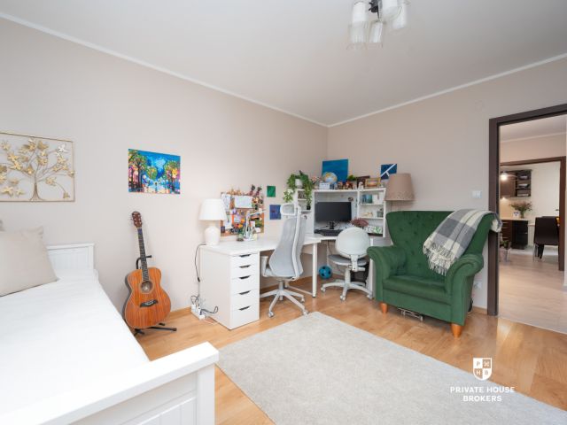 Attractive 3-Bedroom Apartment with Balcony | Separate Kitchen | Excellent Transport Links, Prądnik Czerwony district - Apartment - Sale - Kraków, Śródmieście / Prądnik Czerwony