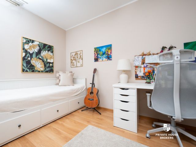 Attractive 3-Bedroom Apartment with Balcony | Separate Kitchen | Excellent Transport Links, Prądnik Czerwony district - Apartment - Sale - Kraków, Śródmieście / Prądnik Czerwony