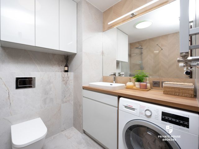 Attractive 3-Bedroom Apartment with Balcony | Separate Kitchen | Excellent Transport Links, Prądnik Czerwony district - Apartment - Sale - Kraków, Śródmieście / Prądnik Czerwony