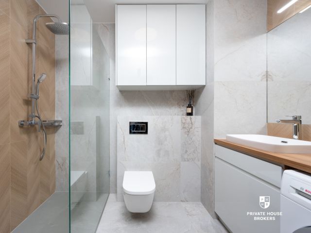Attractive 3-Bedroom Apartment with Balcony | Separate Kitchen | Excellent Transport Links, Prądnik Czerwony district - Apartment - Sale - Kraków, Śródmieście / Prądnik Czerwony