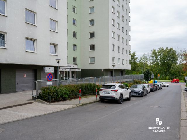 Attractive 3-Bedroom Apartment with Balcony | Separate Kitchen | Excellent Transport Links, Prądnik Czerwony district - Apartment - Sale - Kraków, Śródmieście / Prądnik Czerwony