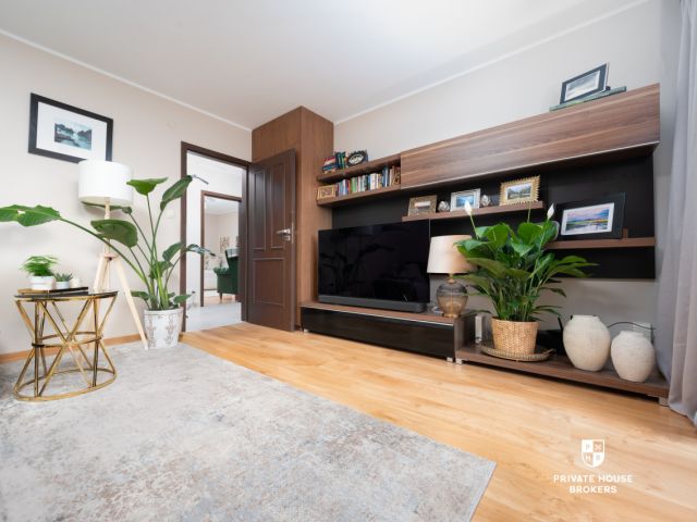 Attractive 3-Bedroom Apartment with Balcony | Separate Kitchen | Excellent Transport Links, Prądnik Czerwony district - Apartment - Sale - Kraków, Śródmieście / Prądnik Czerwony