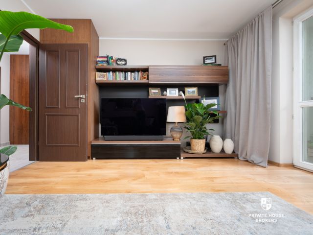 Attractive 3-Bedroom Apartment with Balcony | Separate Kitchen | Excellent Transport Links, Prądnik Czerwony district - Apartment - Sale - Kraków, Śródmieście / Prądnik Czerwony