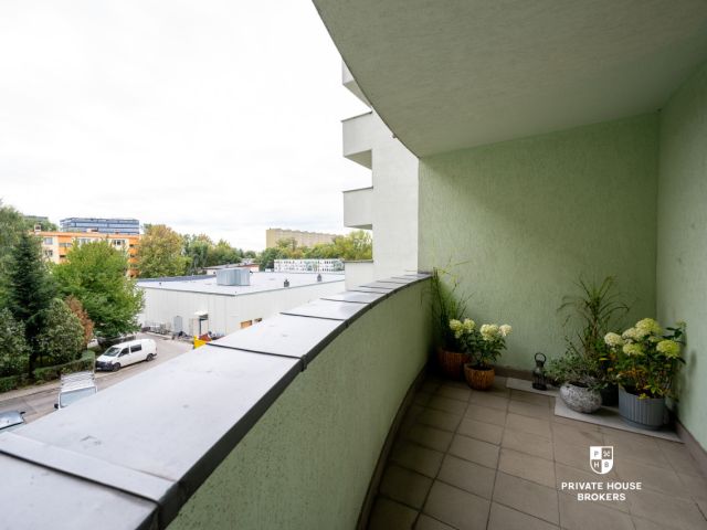 Attractive 3-Bedroom Apartment with Balcony | Separate Kitchen | Excellent Transport Links, Prądnik Czerwony district - Apartment - Sale - Kraków, Śródmieście / Prądnik Czerwony