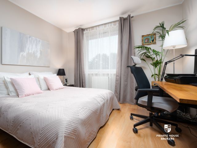 Attractive 3-Bedroom Apartment with Balcony | Separate Kitchen | Excellent Transport Links, Prądnik Czerwony district - Apartment - Sale - Kraków, Śródmieście / Prądnik Czerwony