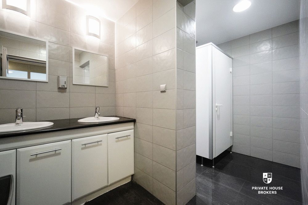 Przestronny 62,5m lokal, Krowodrza - Lokal użytkowy - Wynajem - Kraków, Krowodrza