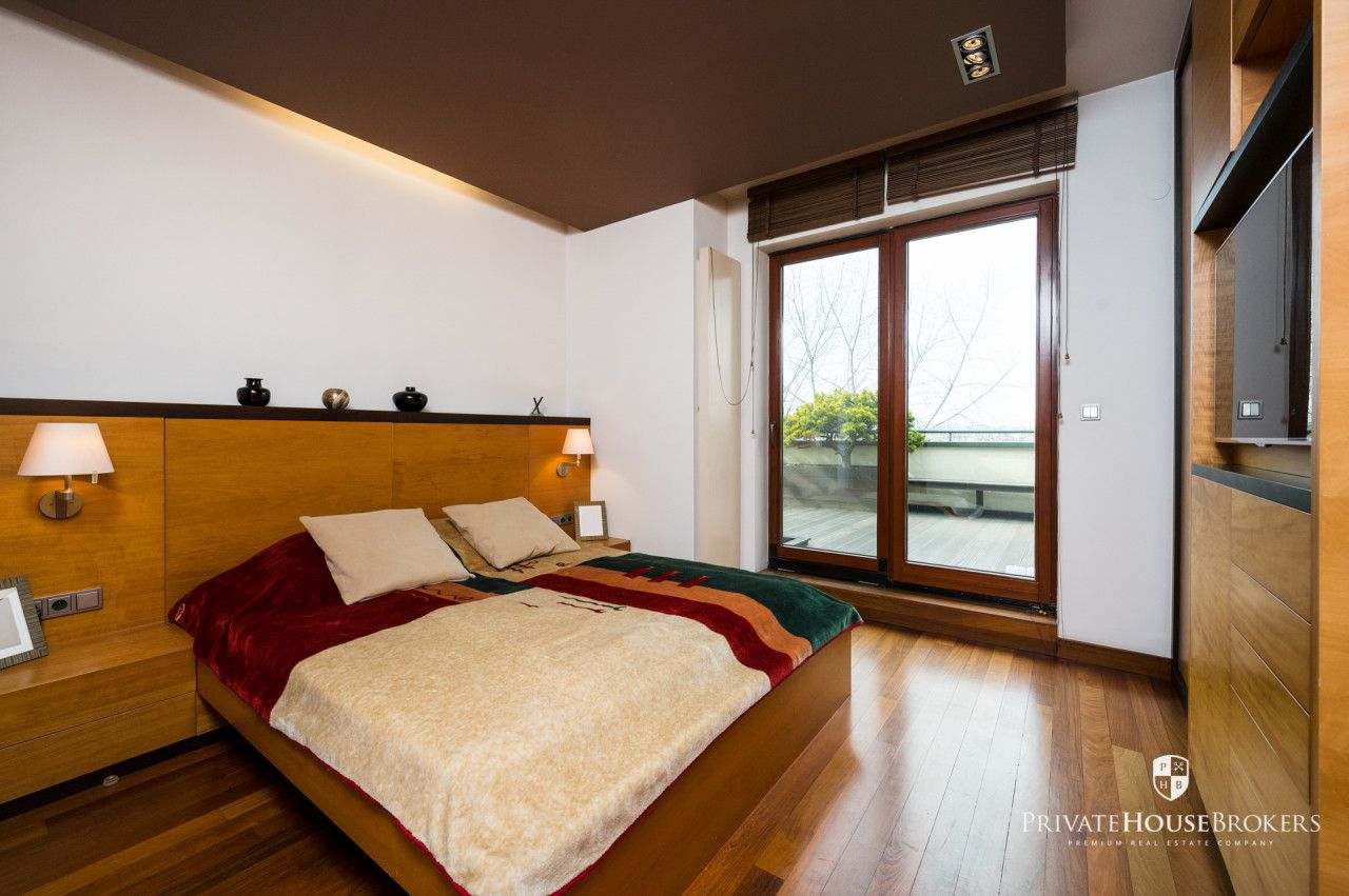 Czteropokojowy apartament z pięknym tarasem i widokiem na zieleń - Mieszkanie - Wynajem - Kraków, Śródmieście