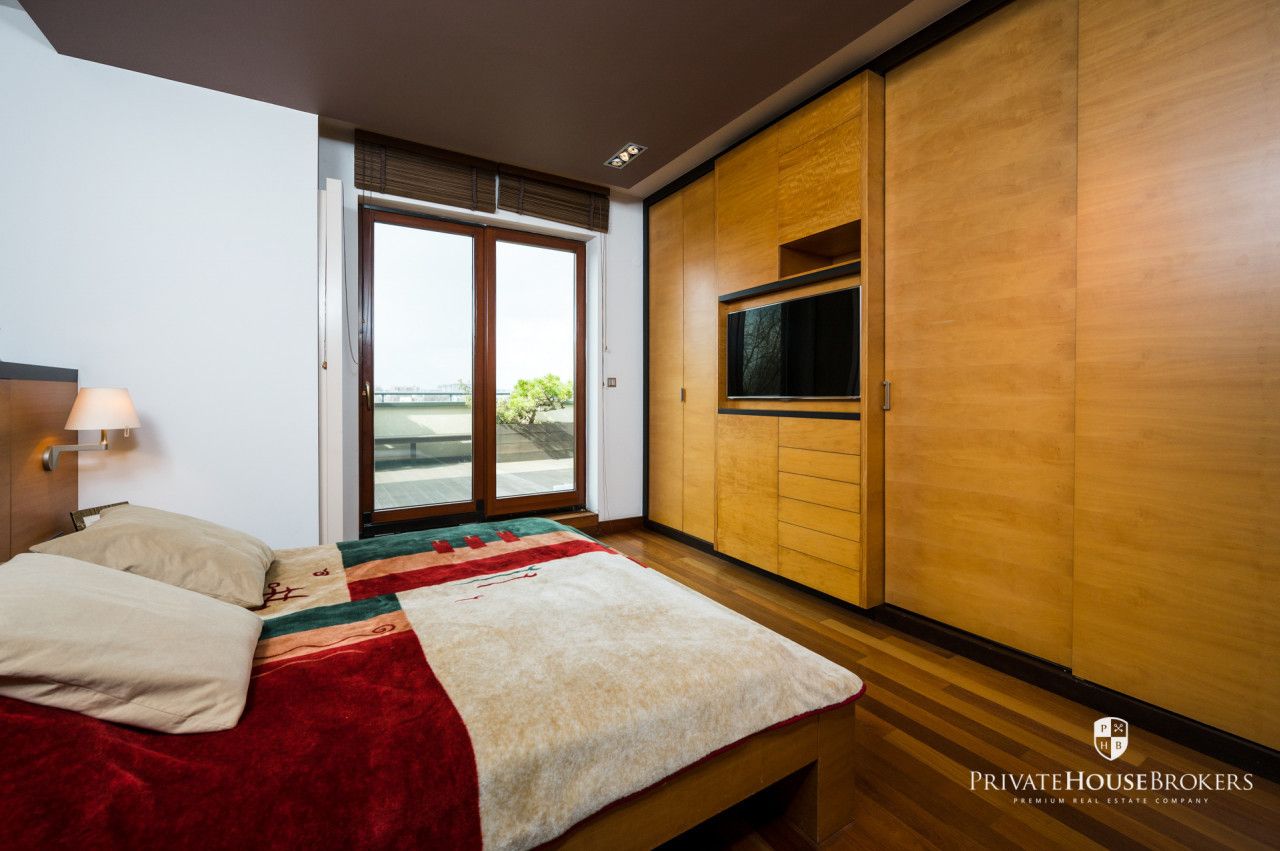 Czteropokojowy apartament z pięknym tarasem i widokiem na zieleń - Mieszkanie - Wynajem - Kraków, Śródmieście