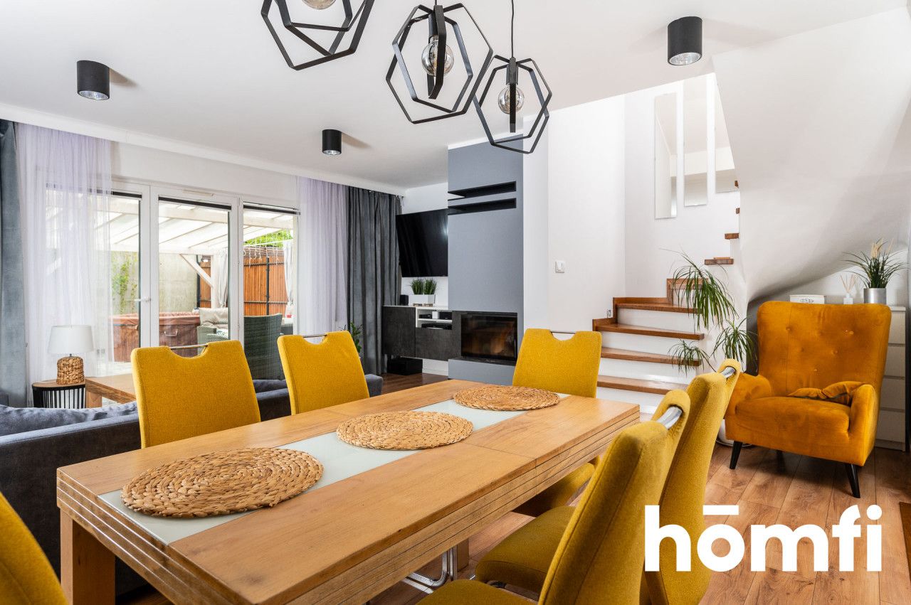 A three-bedroom corner terraced house with a beautiful garden located in a gated community in Bibicee - Дім - Продаж - Krakowski, Zielonki / Bibice