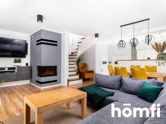 Szeregowy dom narożny z trzema sypialniami i pięknym ogródkiem znajdujący się na zamkniętym osiedlu w Bibicach - Dom - Sprzedaż - Krakowski, Zielonki / Bibice