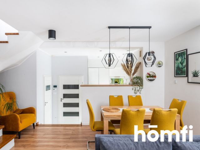 Szeregowy dom narożny z trzema sypialniami i pięknym ogródkiem znajdujący się na zamkniętym osiedlu w Bibicach - Dom - Sprzedaż - Krakowski, Zielonki / Bibice