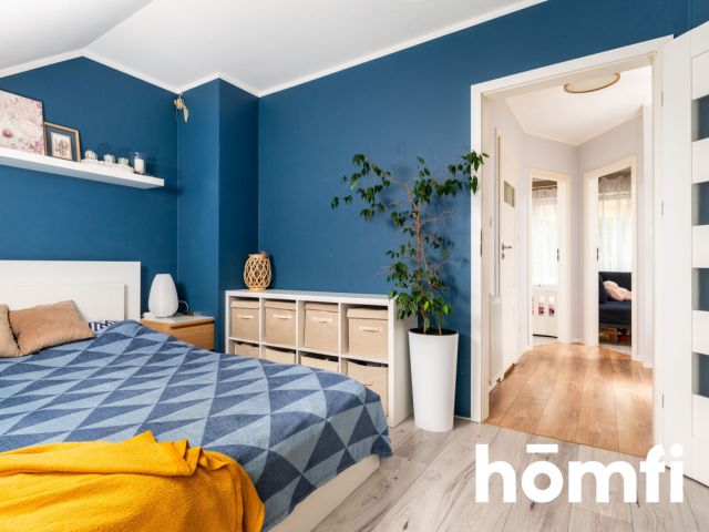 Szeregowy dom narożny z trzema sypialniami i pięknym ogródkiem znajdujący się na zamkniętym osiedlu w Bibicach - Dom - Sprzedaż - Krakowski, Zielonki / Bibice