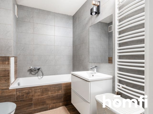 Szeregowy dom narożny z trzema sypialniami i pięknym ogródkiem znajdujący się na zamkniętym osiedlu w Bibicach - Dom - Sprzedaż - Krakowski, Zielonki / Bibice