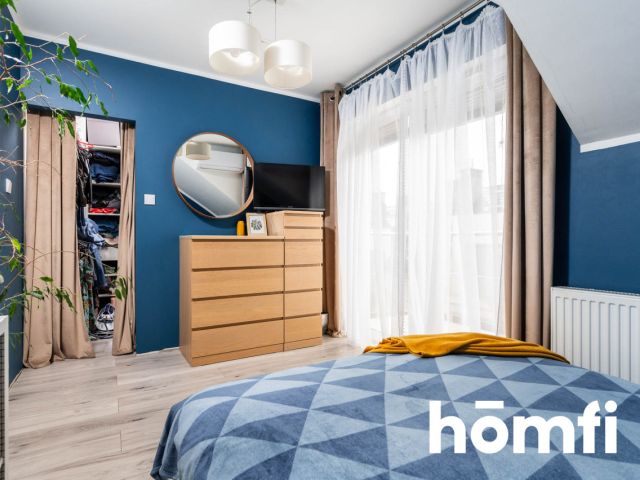 Szeregowy dom narożny z trzema sypialniami i pięknym ogródkiem znajdujący się na zamkniętym osiedlu w Bibicach - Dom - Sprzedaż - Krakowski, Zielonki / Bibice