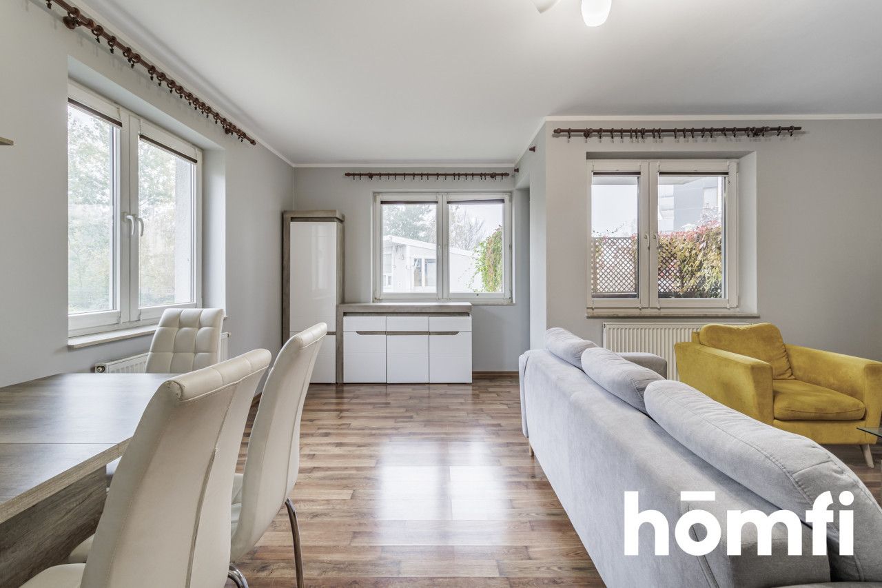 Spacious apartment with 2 bedrooms, living room and kitchen - Квартира - Продаж - Wołomiński, Ząbki