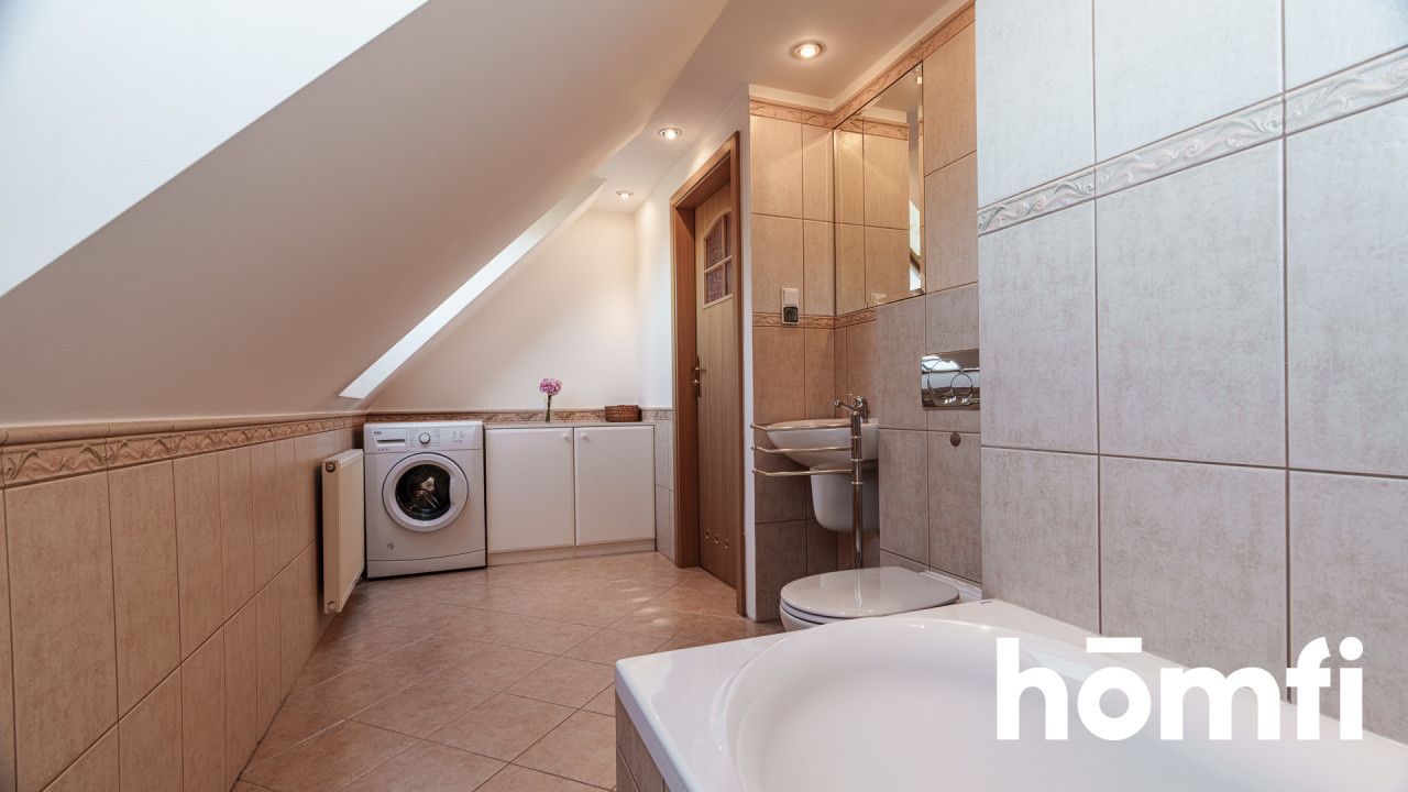 Dwupoziomowe mieszkanie z garażem i widokiem na góry, os. Cztery Pory Roku - Mieszkanie - Wynajem - Bielsko-Biała, Kamienica