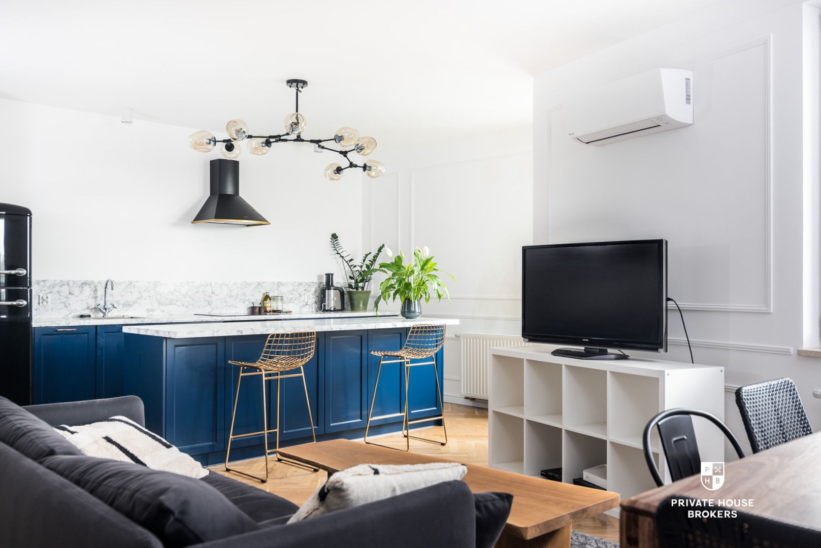 Breathtaking Apartment with a 20 m² Terrace | Top Floor | High Standard – Air Conditioning | Green Surroundings - Apartment - Rent - Kraków, Nowa Huta / Czyżyny