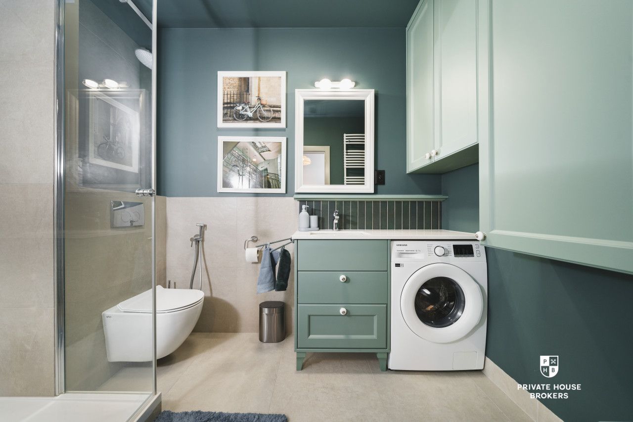 Unique Top-Floor Apartment in a Renovated Tenement House from 2024 on Kolberga 16 street| Old Town| Air Conditioning - Квартира - Оренда - Kraków, Śródmieście / Stare Miasto