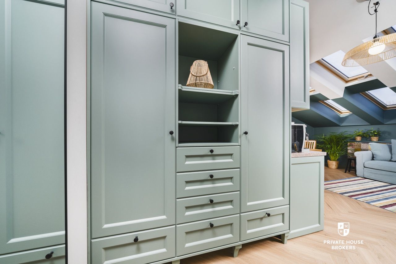 Unique Top-Floor Apartment in a Renovated Tenement House from 2024 on Kolberga 16 street| Old Town| Air Conditioning - Квартира - Оренда - Kraków, Śródmieście / Stare Miasto