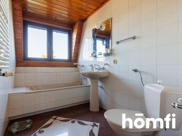 Dom z ogrodem, basenem i kominkiem w Wawrze - Dom - Sprzedaż - Warszawa, Wawer