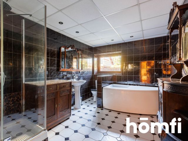 Dom z ogrodem, basenem i kominkiem w Wawrze - Dom - Sprzedaż - Warszawa, Wawer