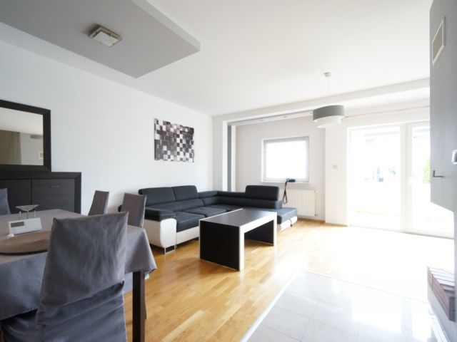 Dom jednorodzinny w zabudowie szeregowej, 120 m2, 2 poziomy, ogródek, taras, garaż - Park Eko - Dom - Wynajem - Wielicki, Niepołomice