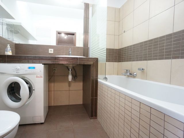 Dom jednorodzinny w zabudowie szeregowej, 120 m2, 2 poziomy, ogródek, taras, garaż - Park Eko - Dom - Wynajem - Wielicki, Niepołomice