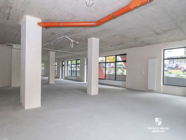Commercial space for rent 220 sqm Republiki Korczakowskiej street - Commercial premises - Rent - Kraków, Podgórze