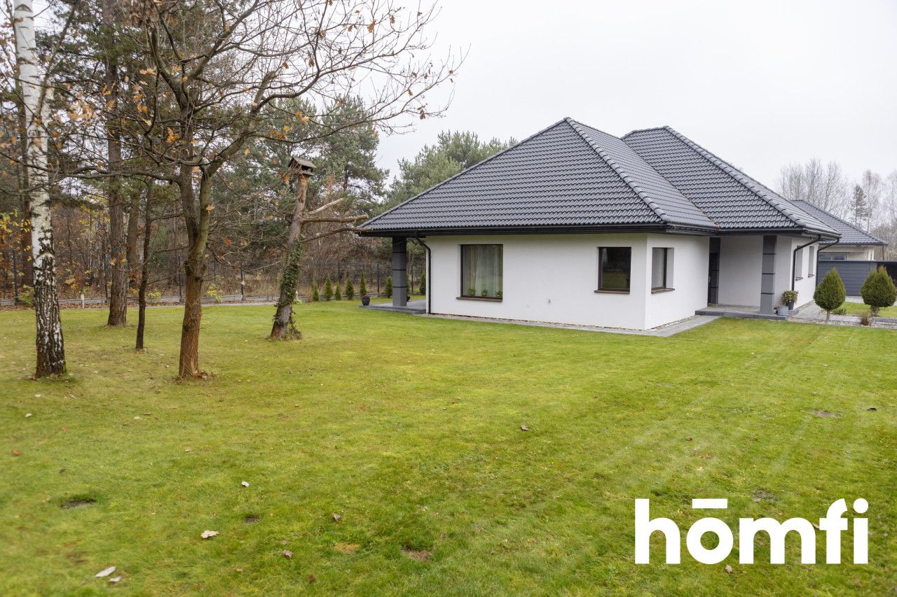 A unique house on Wspólna Street in Górno-Zawada - Дім - Продаж - Kielecki, Górno / Górno-Zawada