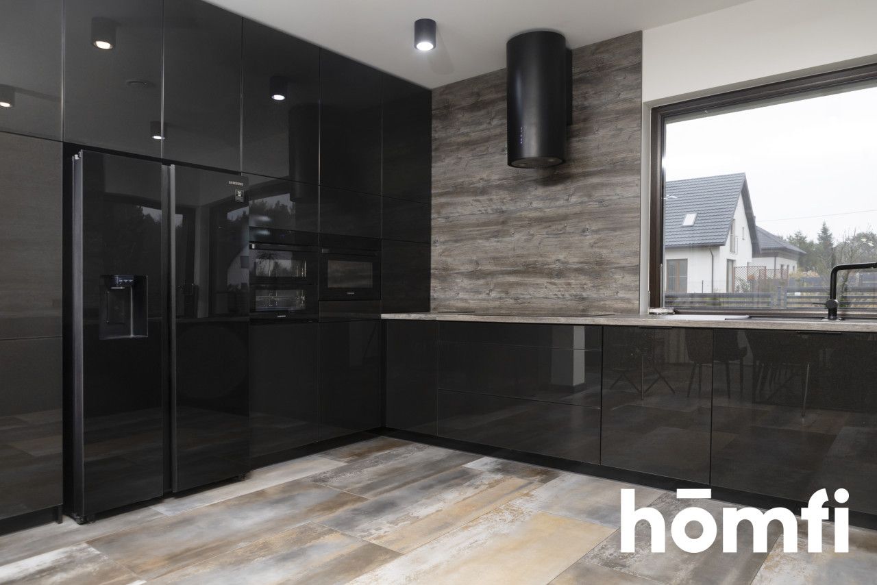 A unique house on Wspólna Street in Górno-Zawada - Дім - Продаж - Kielecki, Górno / Górno-Zawada